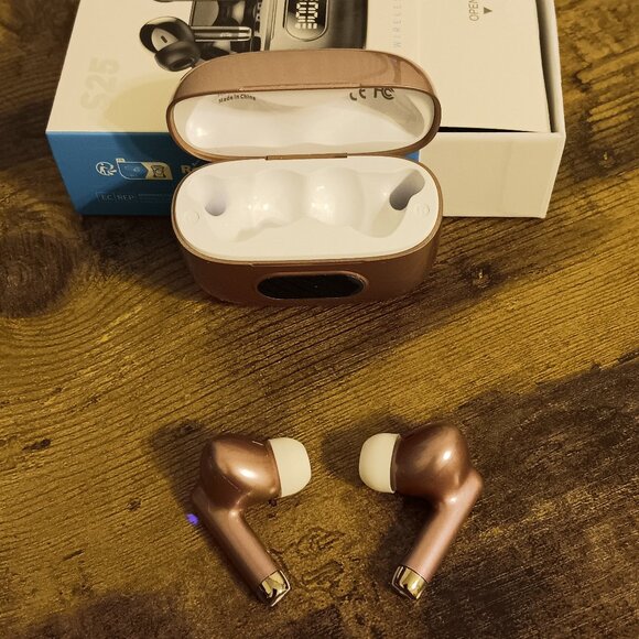 True Wireless Ear buds (Bluetooth) - Picture 11 of 11